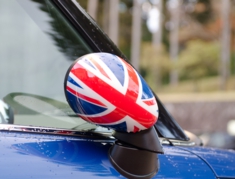 ピカピカの新車がいっぱい