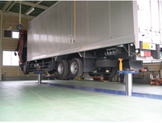 新しい設備で安心整備