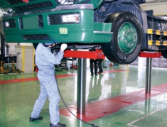 全車種対応の広い工場